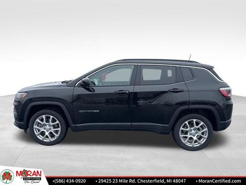 Used 2023 Jeep Compass Latitude image 2
