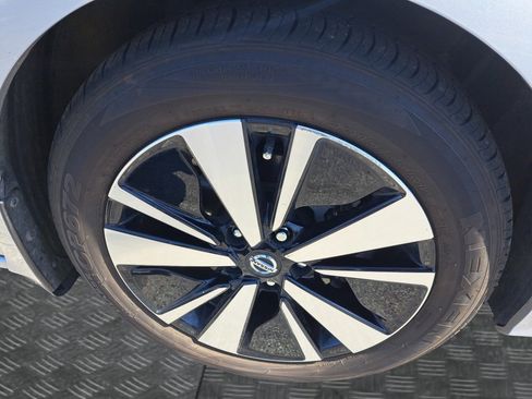 Used 2021 Nissan Altima 2.5 SV w/ SV Premium Package image 20