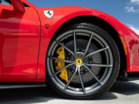Certified 2020 Ferrari 488 Pista Coupe RWD image 31