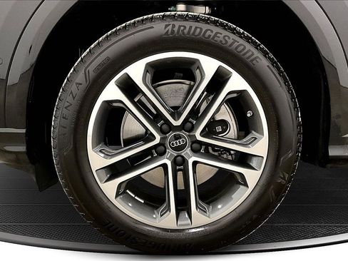 Used 2025 Audi Q5 Premium image 34