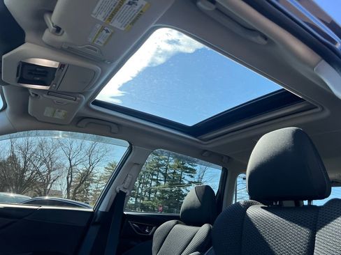 Used 2022 Subaru Forester Premium image 12