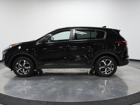 Used 2022 Kia Sportage LX image 4