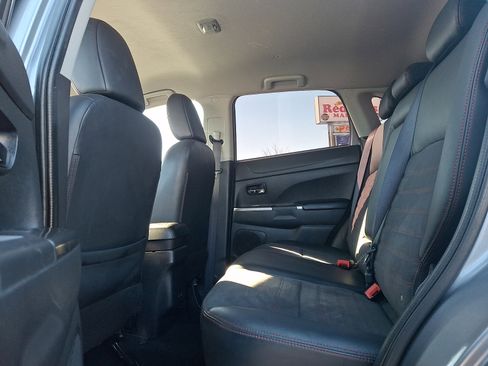 Used 2022 Mitsubishi Outlander Sport SE image 10