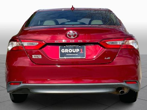 Used 2019 Toyota Camry LE image 5