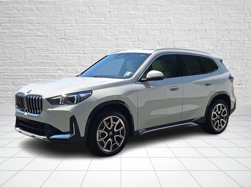 New 2026 BMW X1 xDrive28i w/ Technology Package AWD/4WD image 2