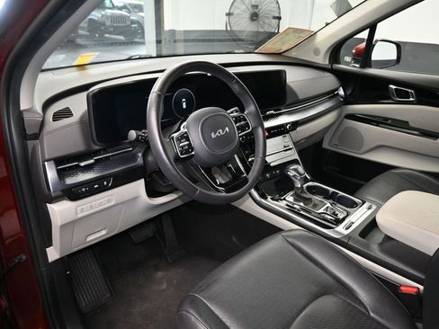 Used 2024 Kia Carnival SX Prestige image 10