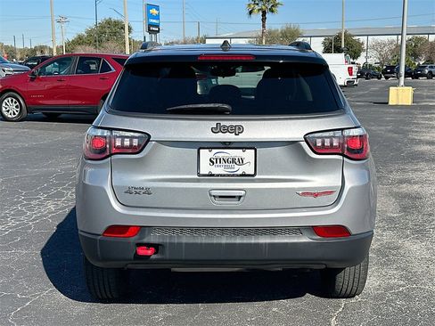 Used 2020 Jeep Compass Trailhawk image 6