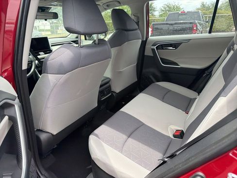 Used 2025 Toyota RAV4 XLE w/ Convenience Package AWD/4WD image 9
