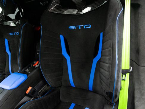 Used 2022 Lamborghini Huracan STO RWD image 54