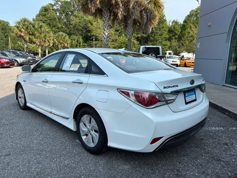 Used 2014 Hyundai Sonata Hybrid FWD image 3