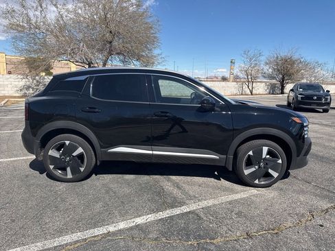 Used 2025 Nissan Kicks SR image 6