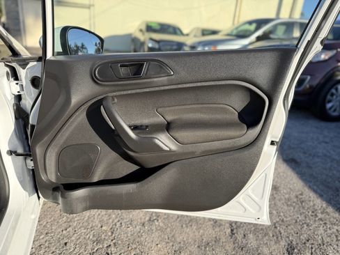Used 2017 Ford Fiesta SE image 26