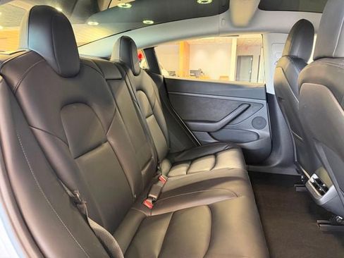 Used 2022 Tesla Model 3 Long Range AWD/4WD image 22
