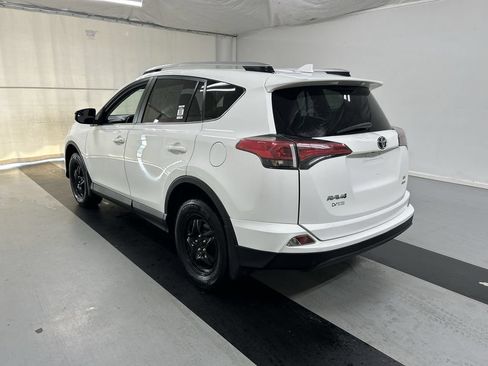Used 2016 Toyota RAV4 LE AWD/4WD image 7