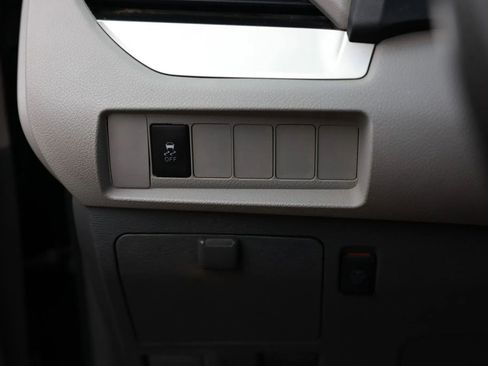 Used 2015 Toyota Sienna LE image 42