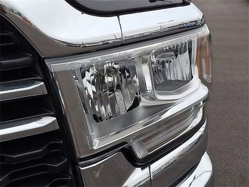Used 2024 RAM 2500 Big Horn w/ Bed Utility Group image 10