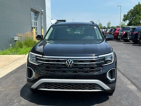 Certified 2026 Volkswagen Atlas Peak Edition AWD/4WD image 2
