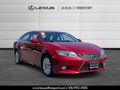Used 2015 Lexus ES 300h w/ Navigation System Package