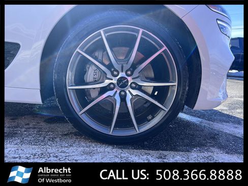 Used 2025 Genesis G70 2.5T image 33