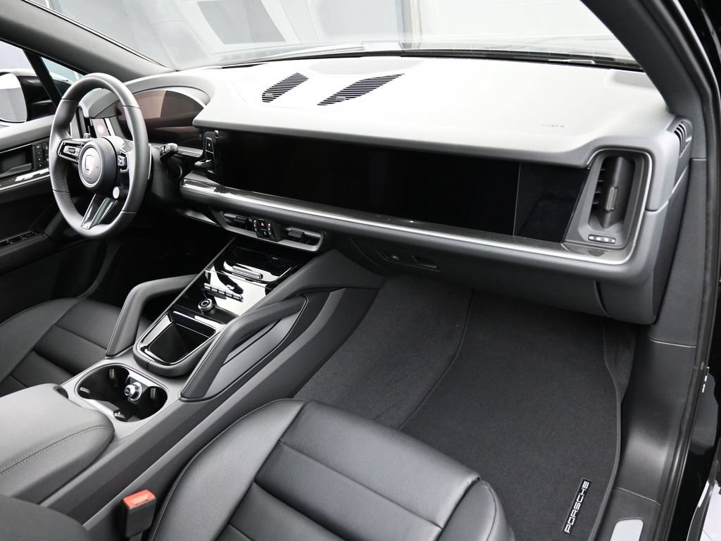 Certified 2026 Porsche Cayenne AWD/4WD image 32