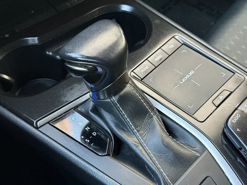 Used 2022 Lexus UX 250h w/ Accessory Package (Z2) image 23