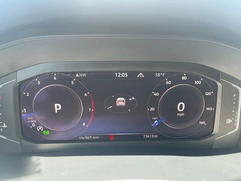 Used 2022 Volkswagen Atlas Cross Sport SE AWD/4WD image 17