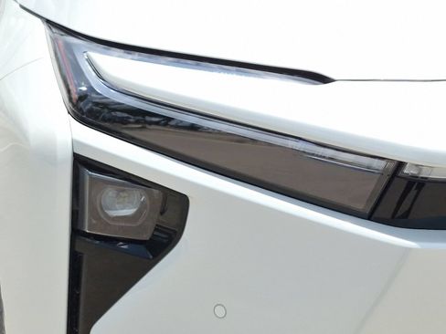 Certified 2026 Toyota bZ FWD image 31