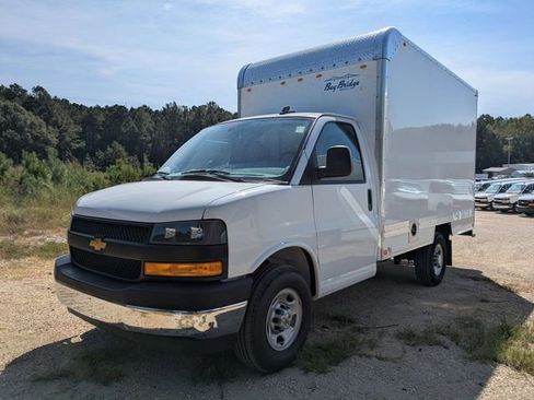 New 2025 Chevrolet Express 3500 w/ Power Convenience Package image 5