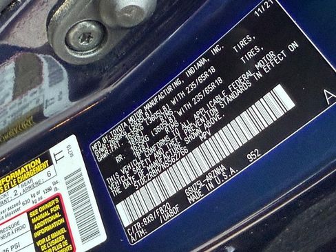 Used 2022 Toyota Highlander L image 33