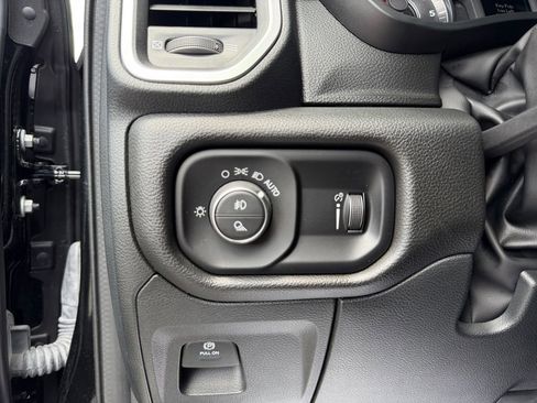 Used 2023 RAM 1500 Big Horn RWD image 31
