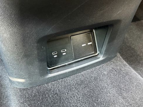 Used 2025 Volkswagen Atlas SE AWD/4WD image 26