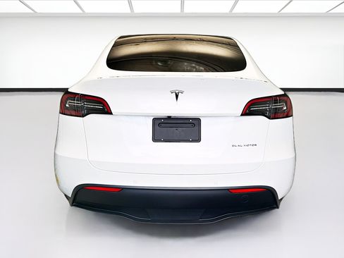 Used 2021 Tesla Model Y Long Range AWD/4WD image 5