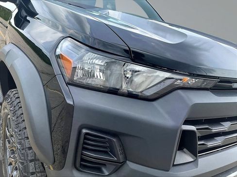 Used 2024 Chevrolet Colorado Trail Boss w/ Technology Package AWD/4WD image 33