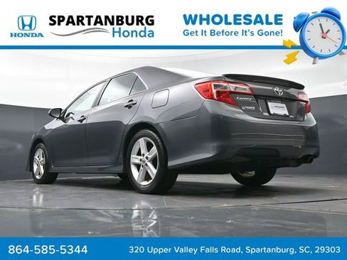 Used 2014 Toyota Camry SE image 37