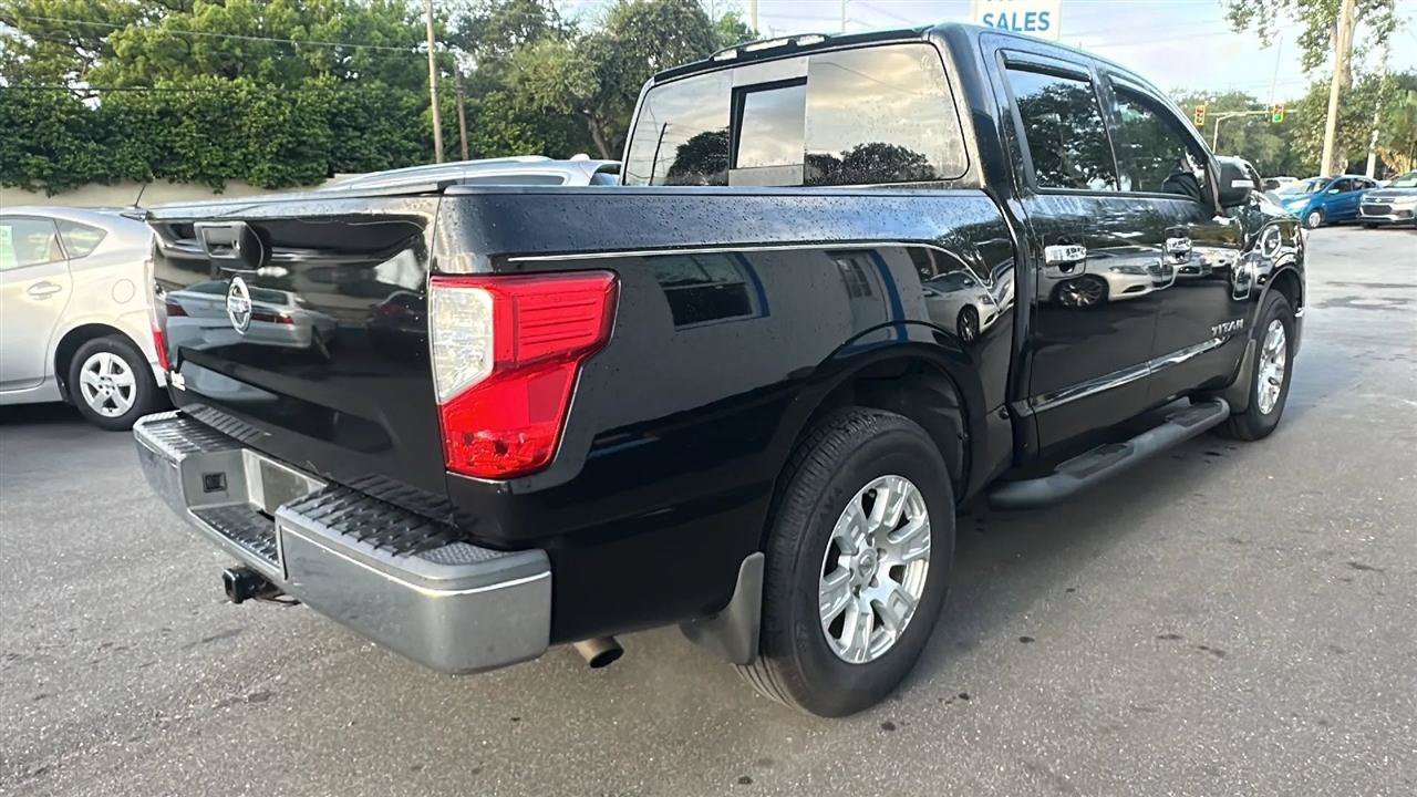 Used 2017 Nissan Titan SV RWD image 8