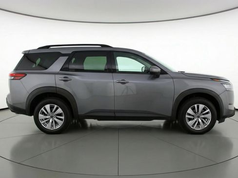 Used 2025 Nissan Pathfinder SV image 11
