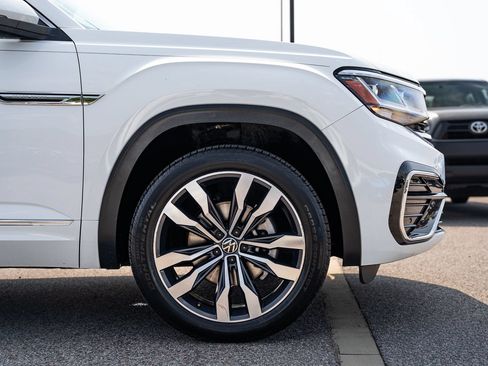 Used 2021 Volkswagen Atlas Cross Sport SEL R-Line FWD image 9