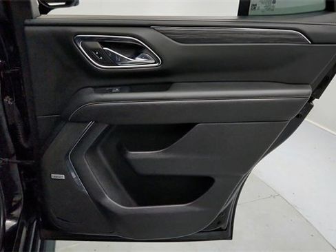 Used 2023 GMC Yukon SLT w/ SLT Luxury Package image 21