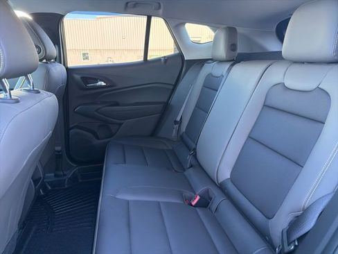 Used 2024 Chevrolet Trax ACTIV w/ Sunroof Package image 34