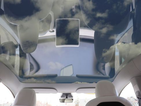 Used 2020 Tesla Model Y Long Range image 37