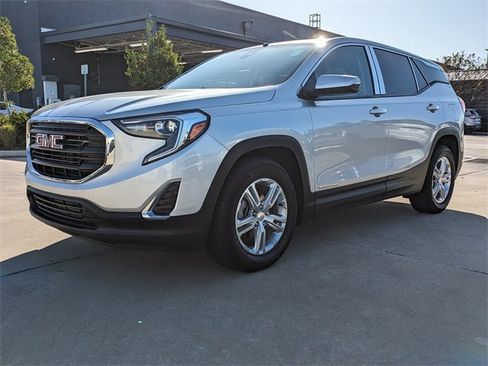 Used 2021 GMC Terrain SLE image 10