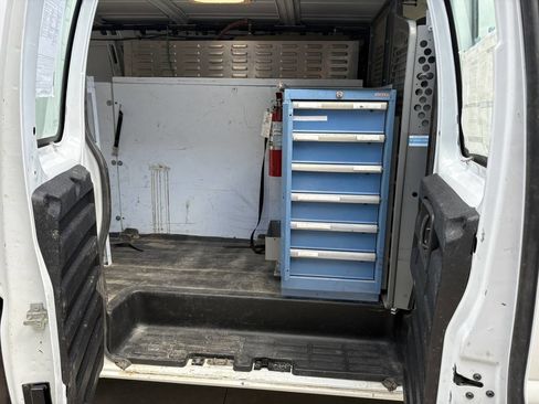 Used 2014 Chevrolet Express 2500 2500 3dr Cargo Van w/1WT image 18