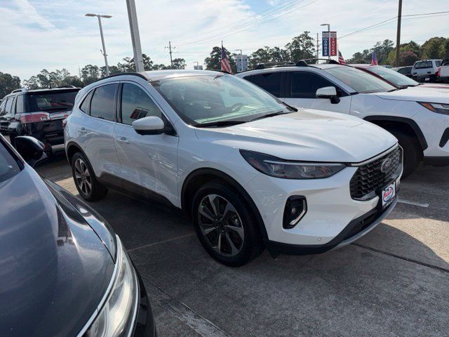 Certified 2023 Ford Escape Platinum w/ Premium Technology Package AWD/4WD image 1