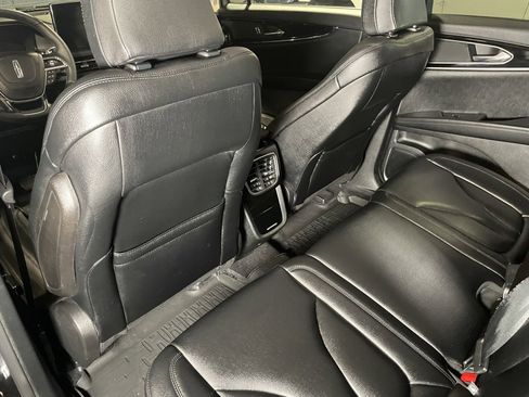 Used 2023 Lincoln Nautilus Standard w/ Premium Package image 15