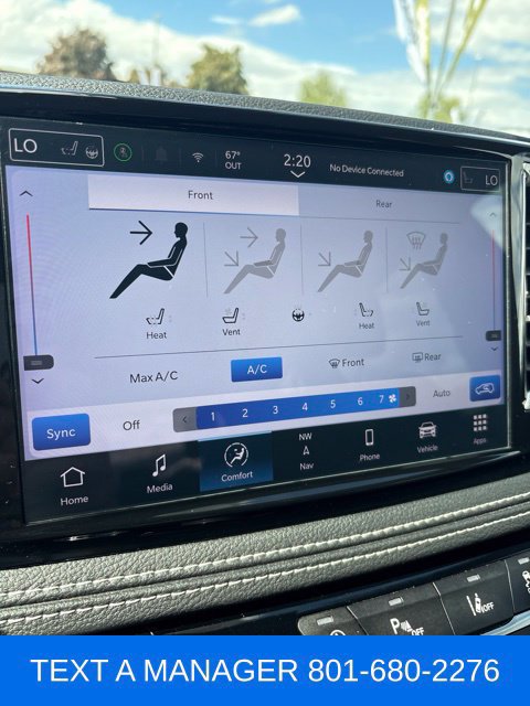 Used 2025 Chrysler Pacifica Limited FWD image 25