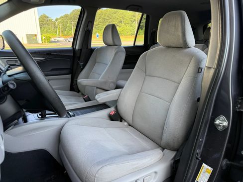 Used 2018 Honda Pilot EX image 25