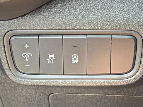 Used 2023 Kia Soul LX w/ Option Group 015 FWD image 32