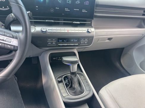 Used 2025 Hyundai Kona SEL image 27