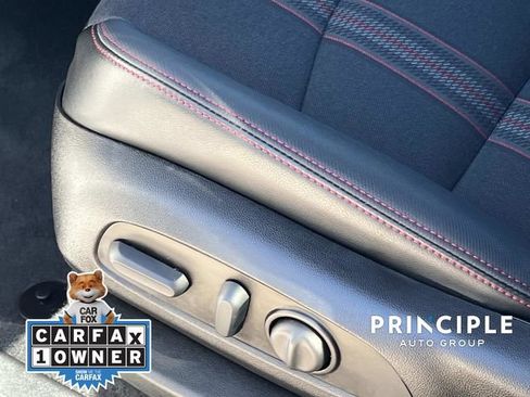 Used 2022 Chevrolet Equinox RS w/ Infotainment Package image 17