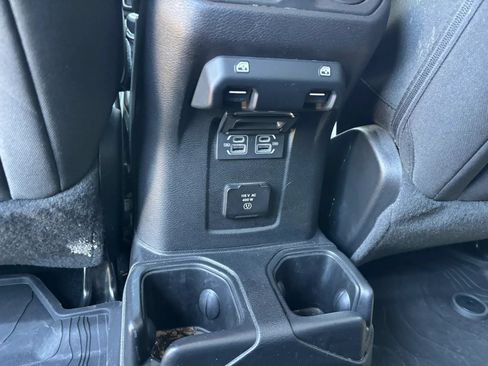 Used 2023 Jeep Gladiator Rubicon w/ Cold Weather Group AWD/4WD image 16